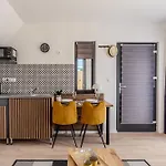 Fueloep Panzio Near Balaton Διαμέρισμα Révfülöp