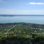 Fueloep Panzio Near Balaton Révfülöp
