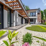 Fueloep Panzio Near Balaton Διαμέρισμα