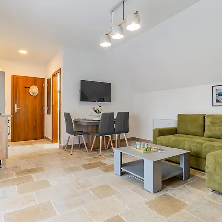 公寓 Fueloep Panzio Near Balaton Révfülöp