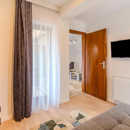 Fueloep Panzio Near Balaton Apartment
