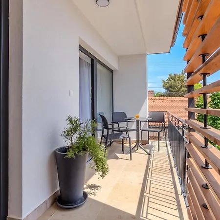 Apartment Fueloep Panzio Near Balaton