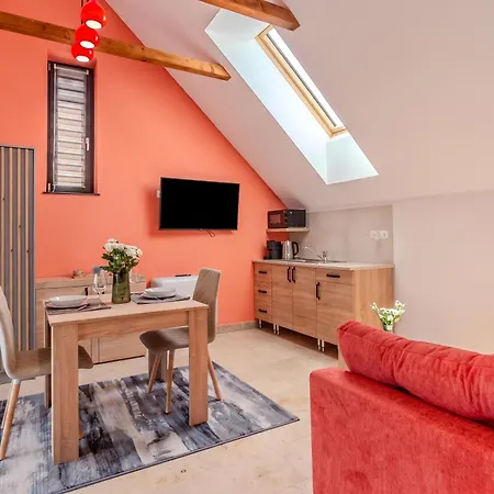 Apartment Fueloep Panzio Near Balaton