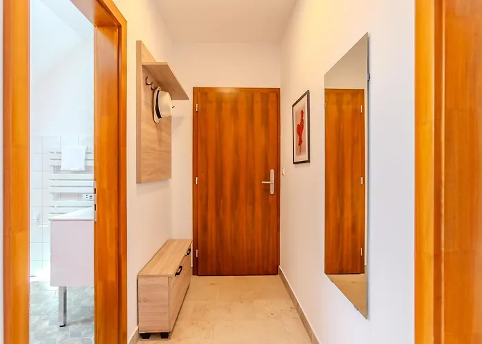 Fueloep Panzio Near Balaton Apartmán *