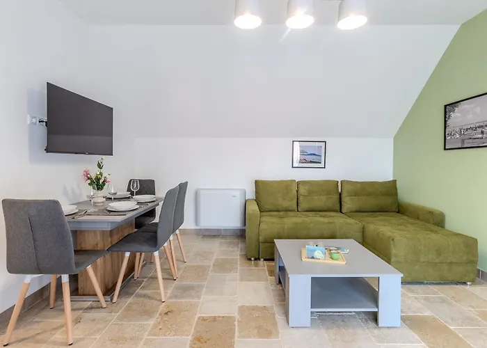 Fueloep Panzio Near Balaton 公寓 Révfülöp