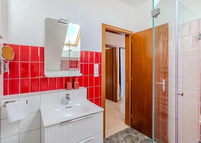 Fueloep Panzio Near Balaton Apartmán *