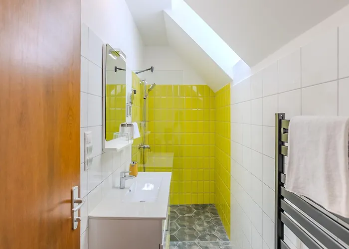 Fueloep Panzio Near Balaton Apartmán Révfülöp